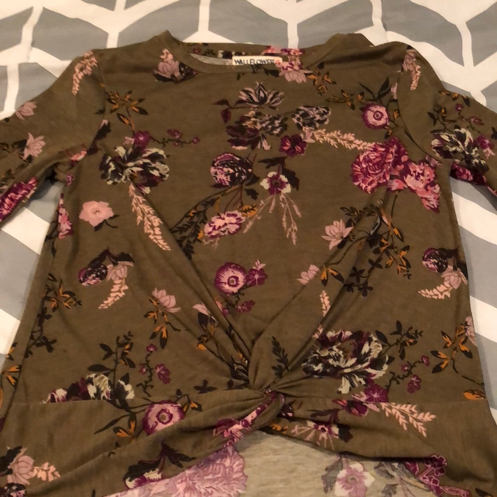 NWOT WALLFLOWER MED FLORAL CROP TOP